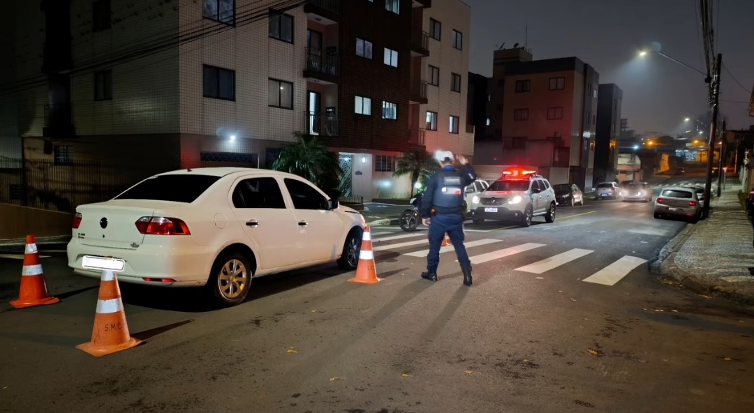 Motociclista fica ferido após colisão