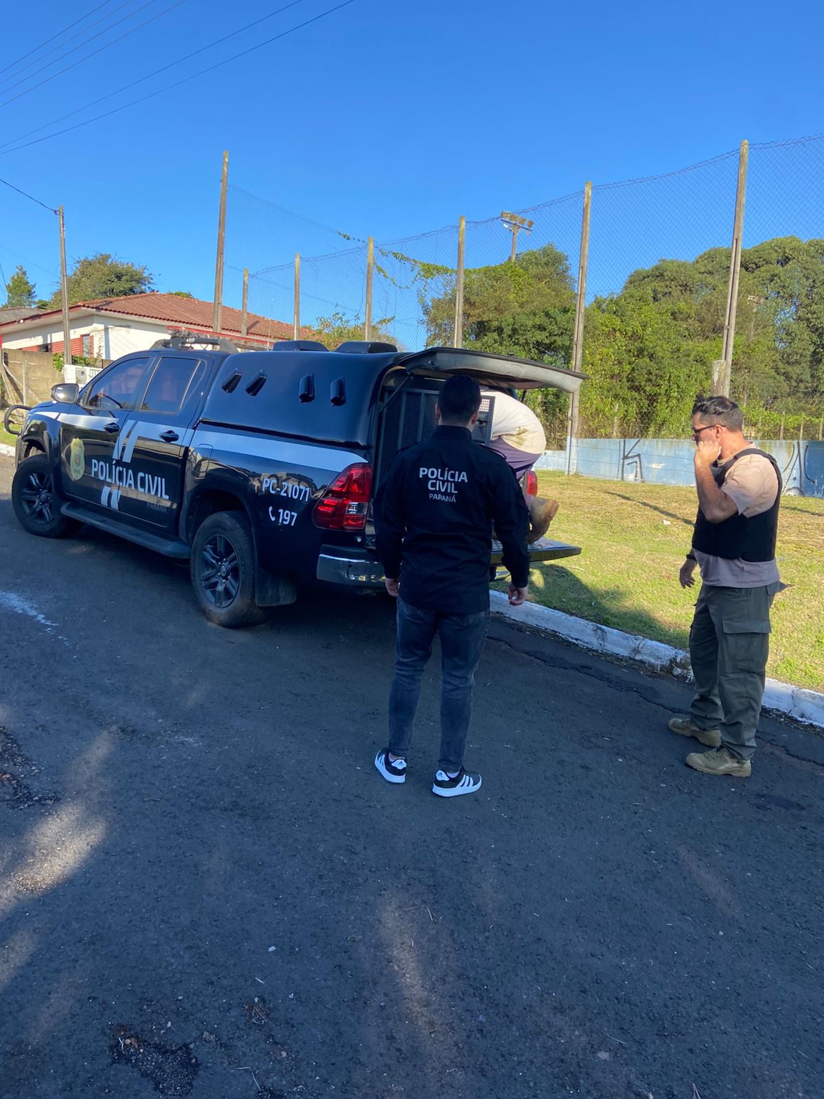 Polícia Civil prende dois irmãos investigados por estupro de vulnerável em Castro