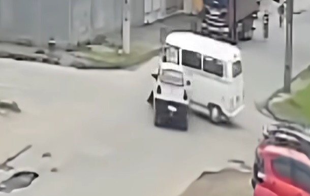 VÍDEO: Empresário morre em acidente entre veículos em cruzamento de ruas no PR