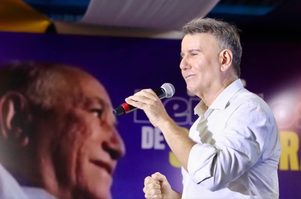 Prefeito de Palmas é preso em nova fase da Operação Sisamnes, que investiga vazamento de informações sigilosas