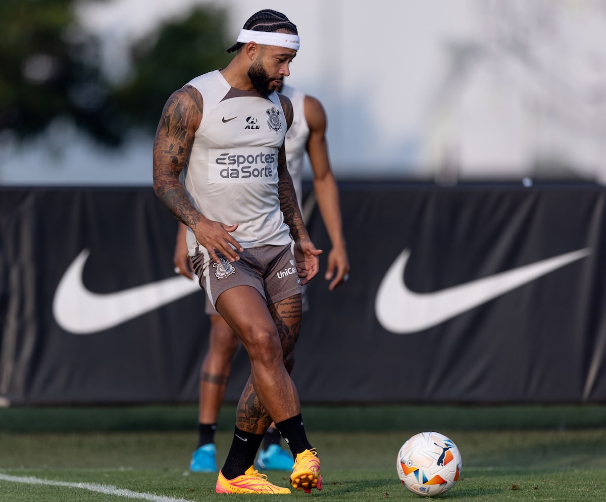 Memphis Depay cita Neto em nova música e responde críticas com rima afiada