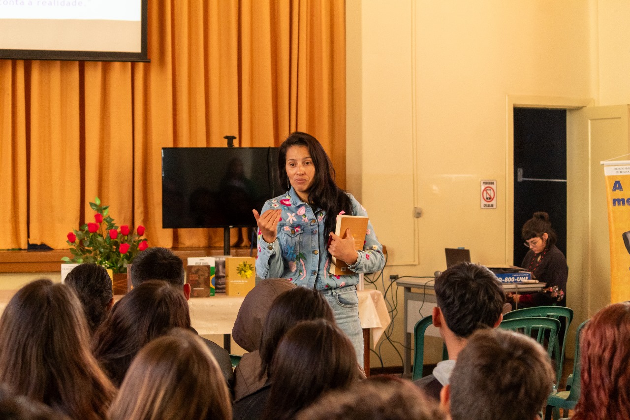 Encontro para professores de Ponta Grossa aborda temas como a presença negra e quilombola no ambiente escolar