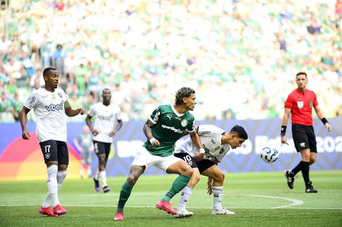 Palmeiras e Botafogo duelam nas oitavas de final do Mundial de Clubes, neste sábado; veja onde assistir