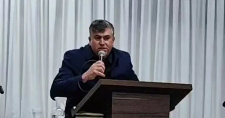 VÍDEO: Pastor sofre infarto e morre durante culto transmitido ao vivo 