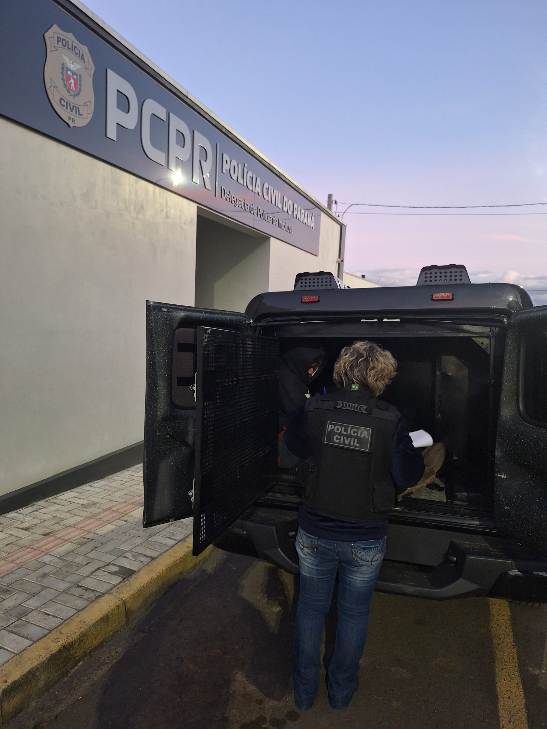 Homem é preso em flagrante ao furtar lavadora e fios de cobre