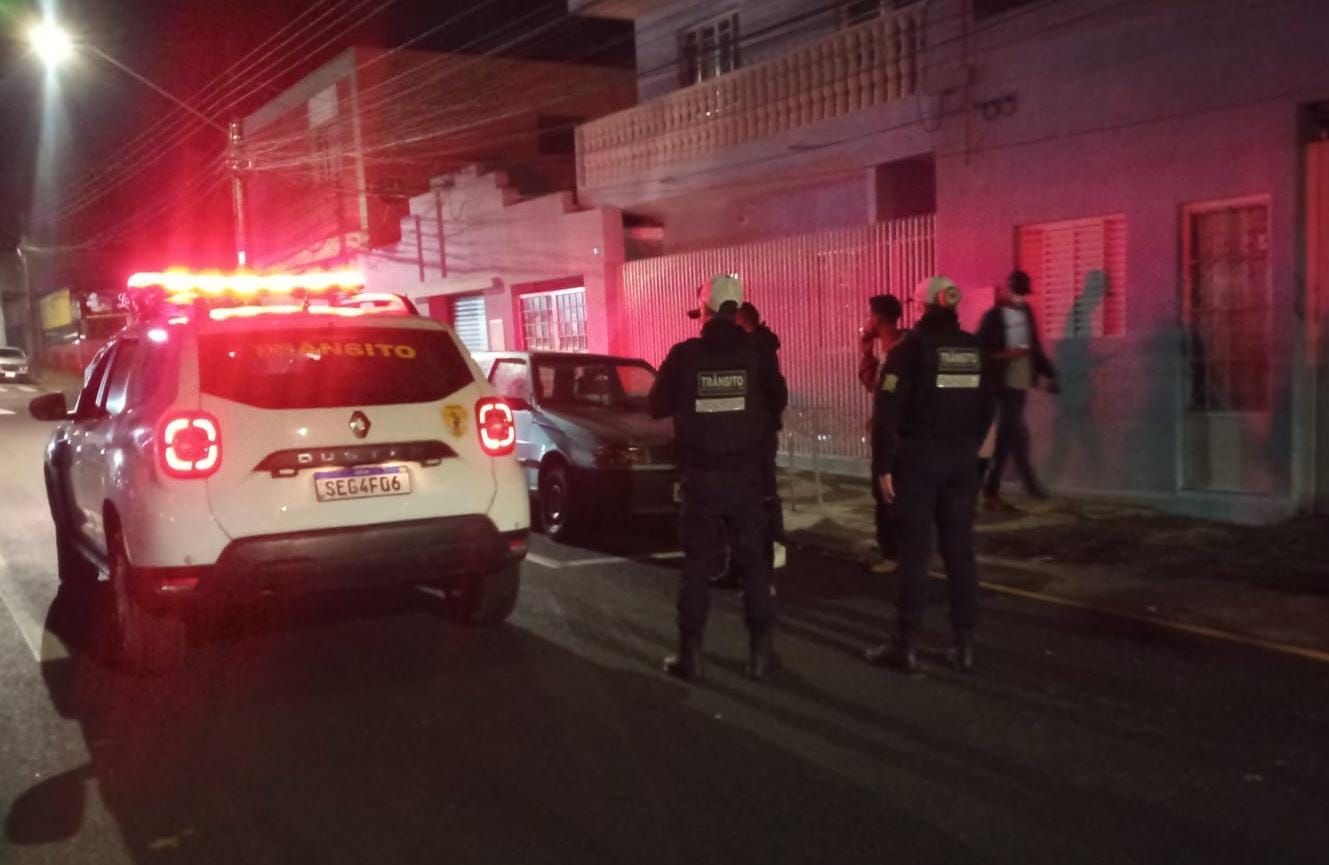 Motorista embriagado é preso ao tentar fugir de abordagem no bairro Órfãs, em PG