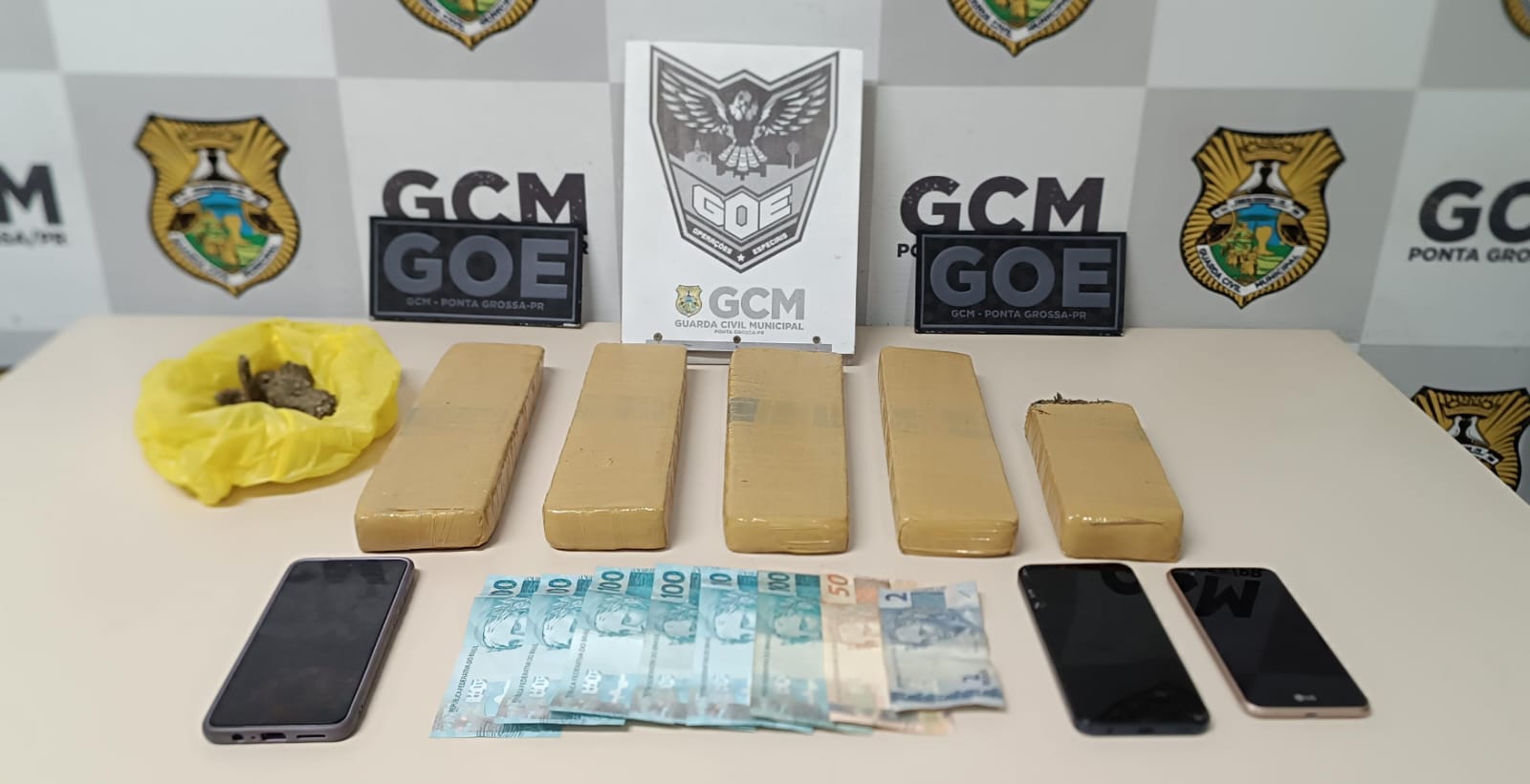 Trio é preso pela GCM por tráfico de drogas na região do bairro Ronda, em PG