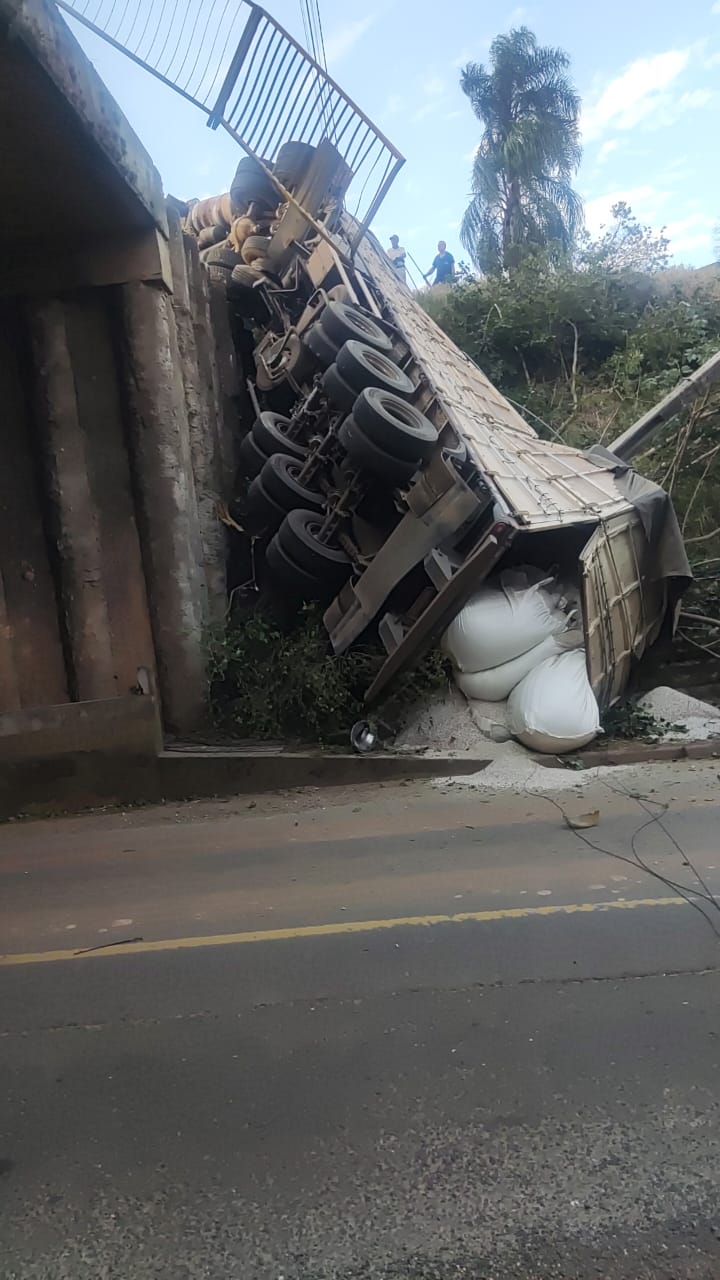 Confira as imagens do gravíssimo acidente na Avenida Presidente Kennedy, em PG