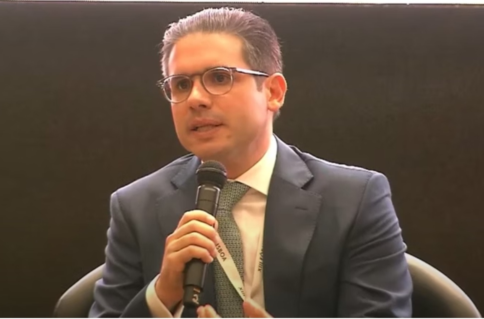 Motta veta reuniões de comissões da Câmara e parlamentares bolsonaristas mantém sessões durante o recesso