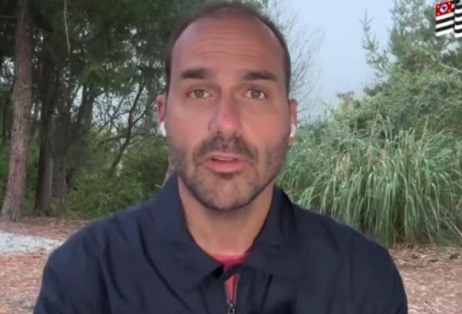 “É triste ver a que ponto o Nikolas chegou”, critica Eduardo Bolsonaro