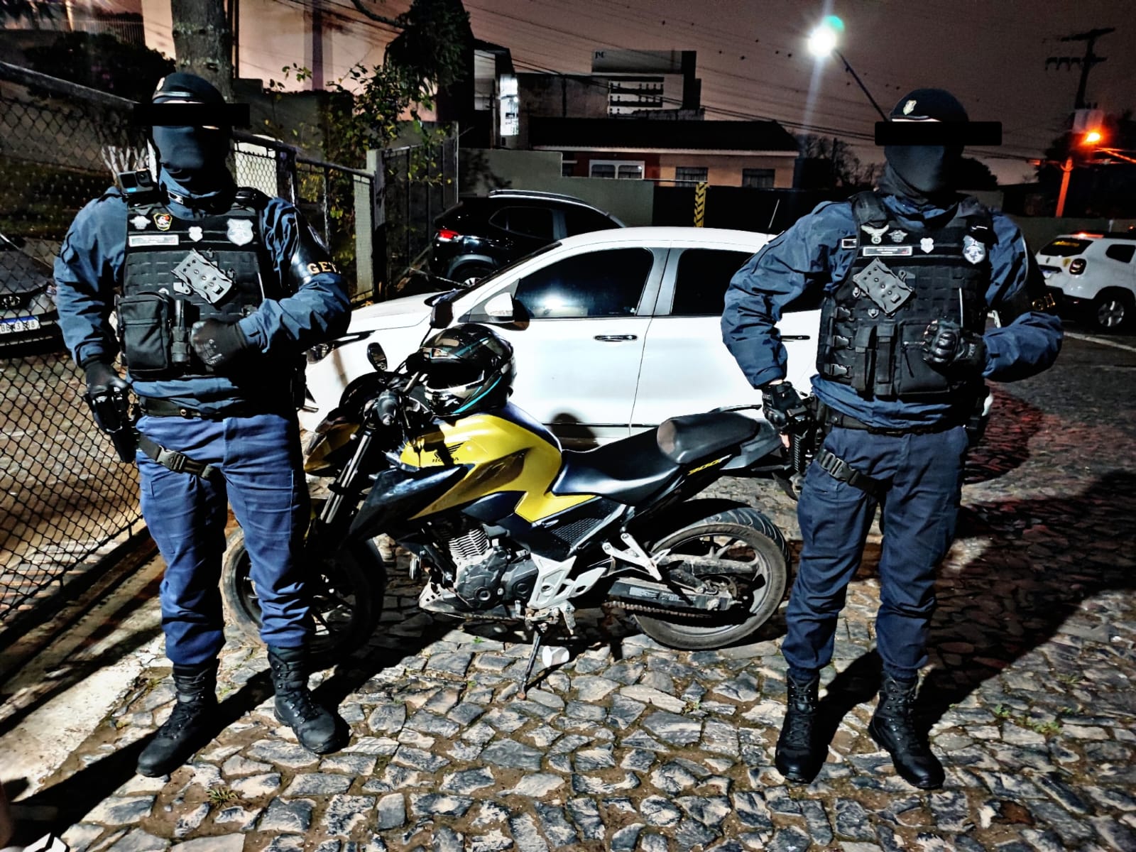 Moto furtada em Ponta Grossa é recuperada após abordagem em residência no bairro Estrela