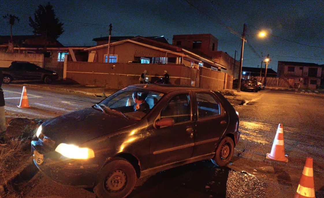 Motociclista fica ferido em colisão com carro no bairro Uvaranas