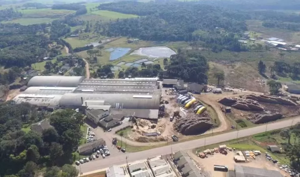 Empresa anuncia corte de 100 postos de trabalho nos Campos Gerais diante de nova tarifa dos EUA