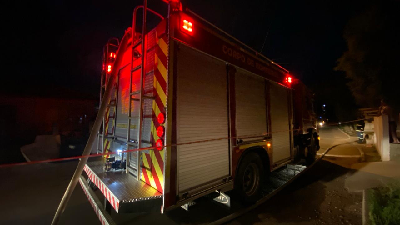 Criança de 9 anos com paralisia e sozinha em casa morre em incêndio residencial nos Campos Gerais
