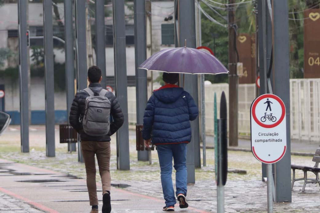 Sábado com sol, domingo com chuva: fim de semana terá dois momentos climáticos no Paraná