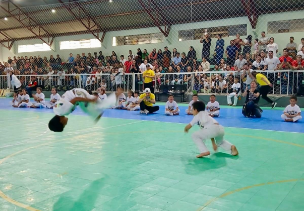 Atletas castrenses se destacam no Desafio de Capoeira dos Campos Gerais