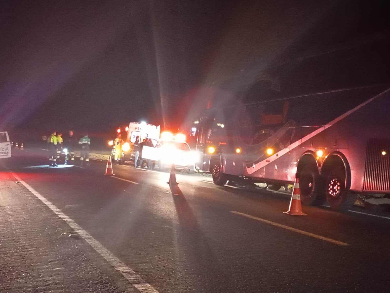 Homem morre atropelado ao tentar conter filha que corria pela PR-151