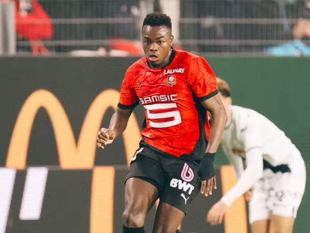 Vasco realiza acordo com Andrés Gómez, ex-Rennes da França