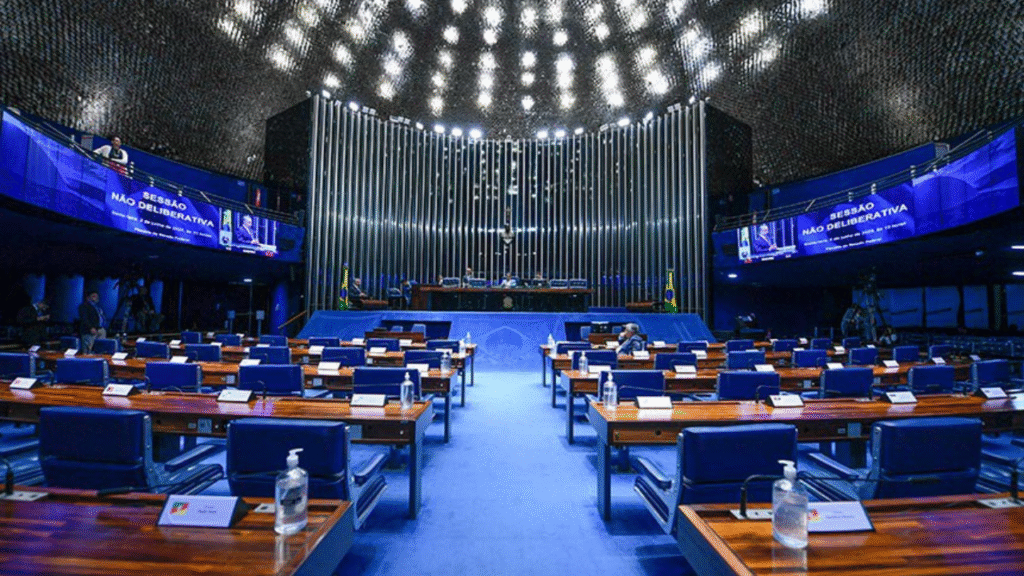 Senado vota projeto que cria regras para proteção de crianças na internet