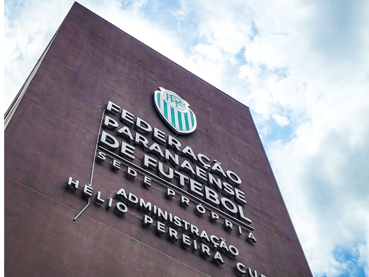 Federação Paranaense de Futebol se torna destaque nacional após denúncias, divulgação de notas fiscais e ações judiciais