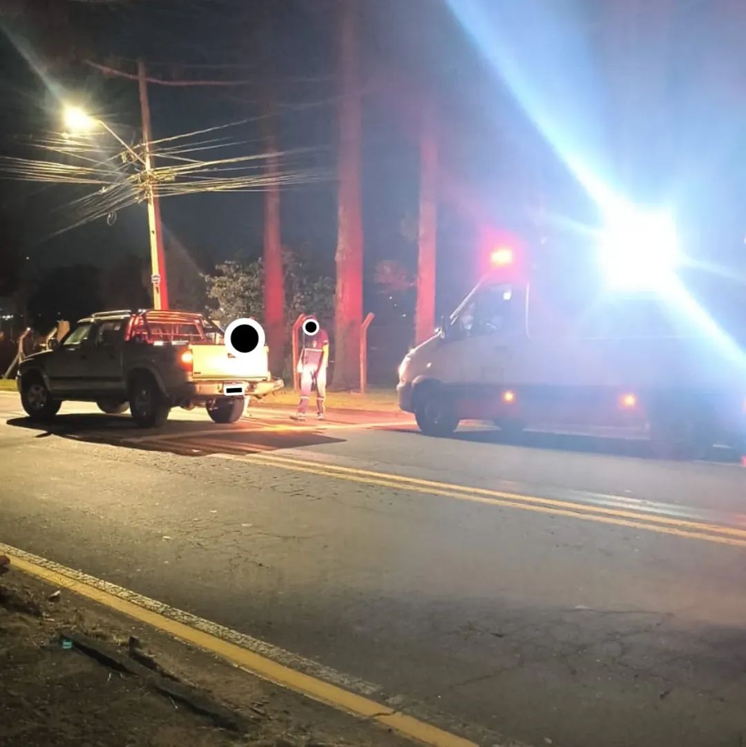 Motociclista fica ferido após colidir contra caminhonete no bairro Uvaranas