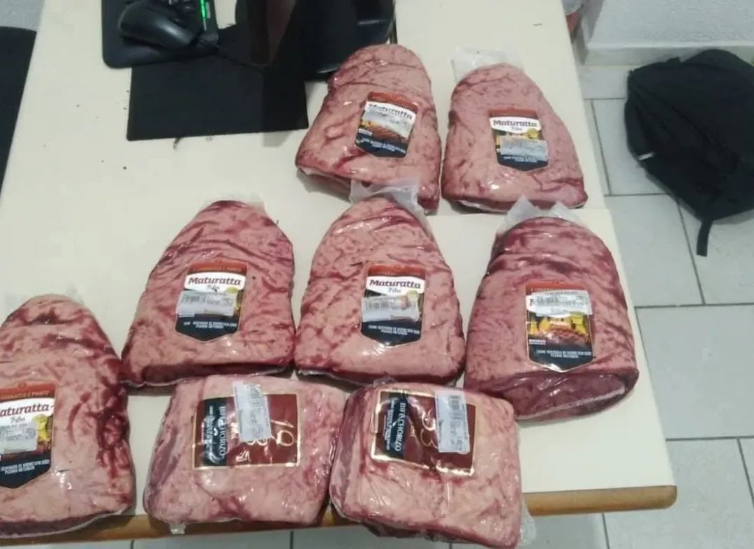 Jovem é preso após furtar sete peças de picanha