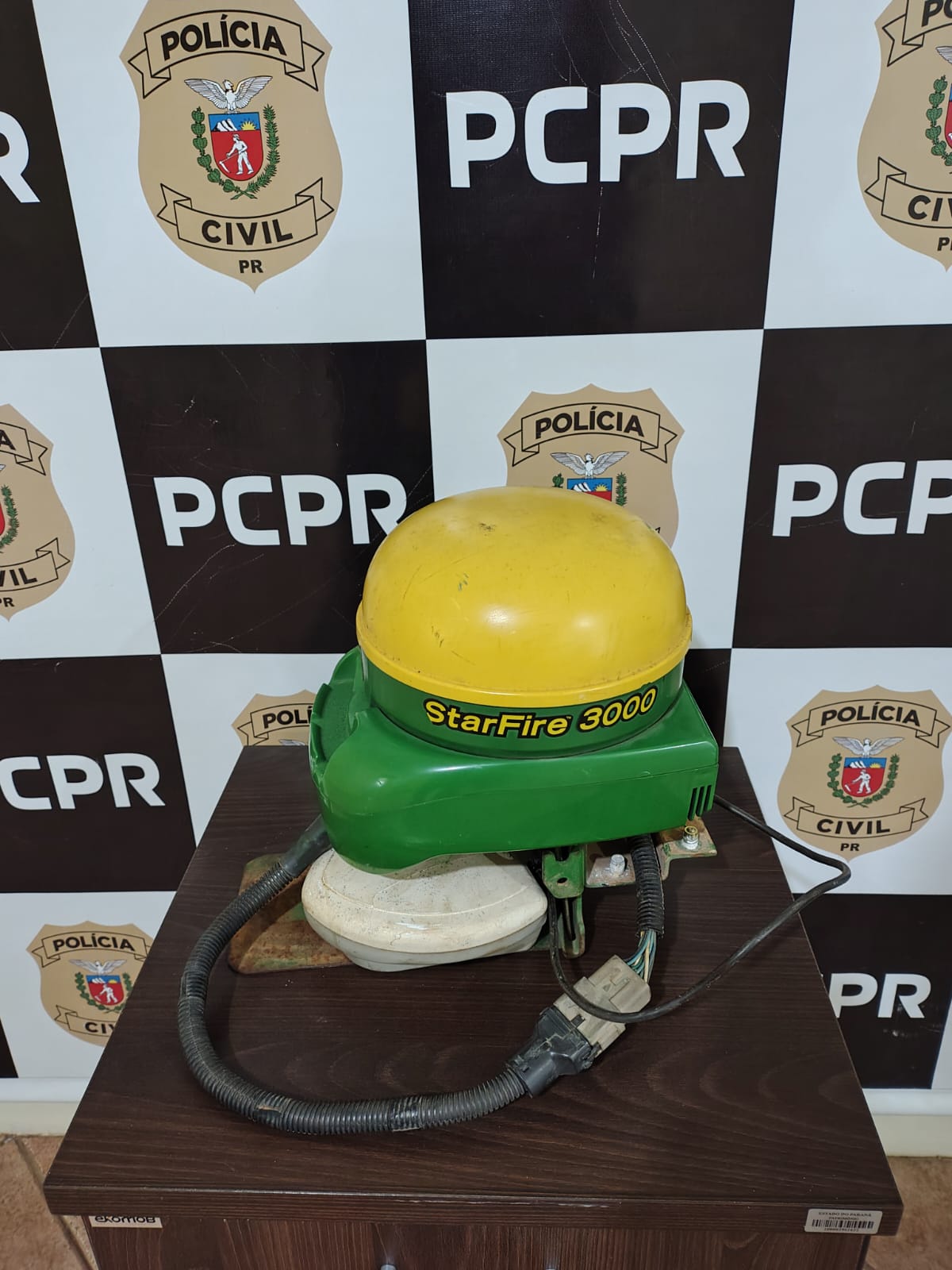 Polícia prende dois e recupera equipamento agrícola em PG