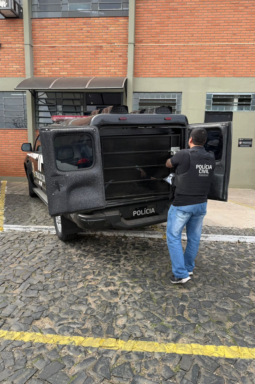 Polícia prende homem investigado por atuar como falso advogado em PG