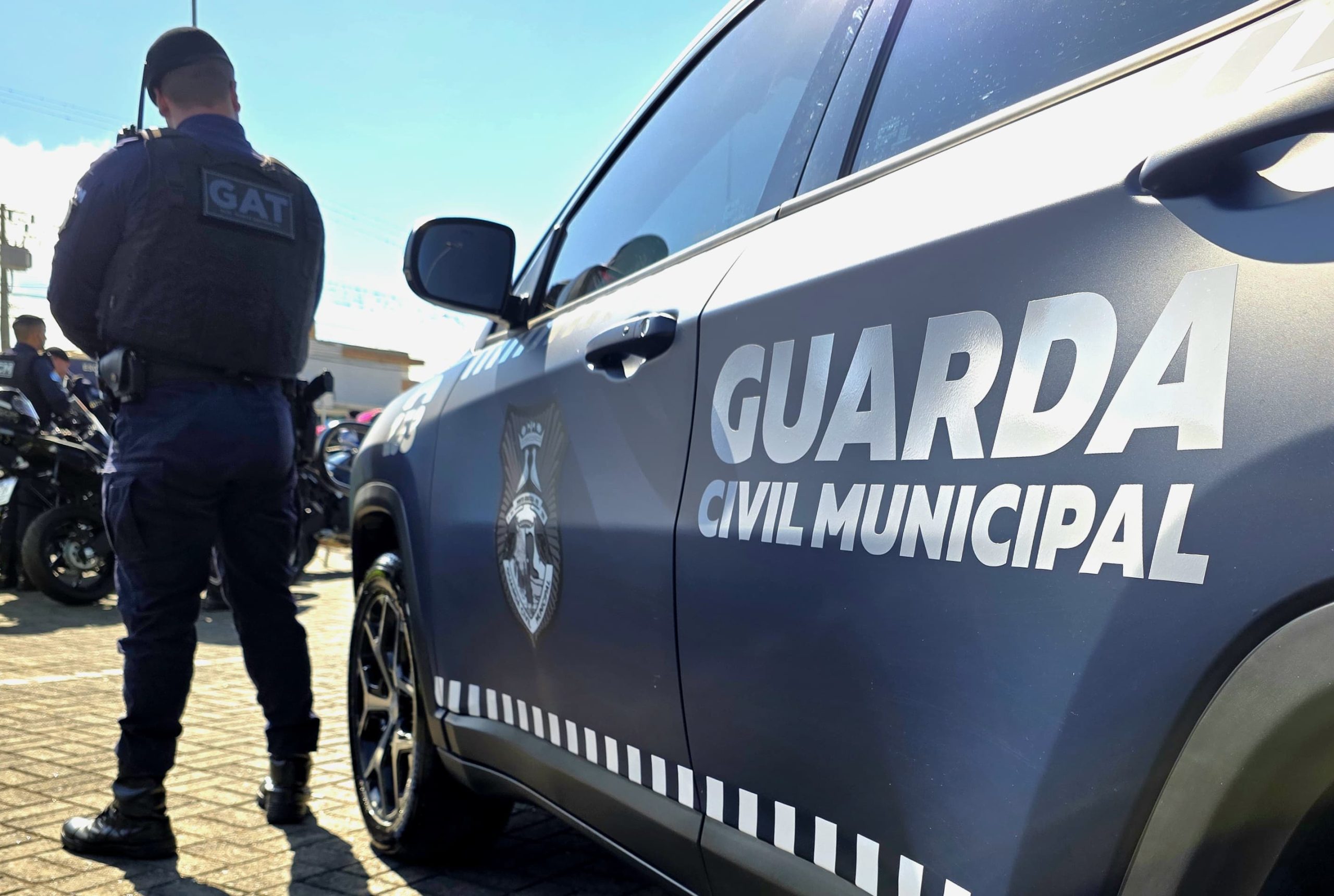 Motorista com mandado de prisão aberto é preso pela GCM no centro de PG