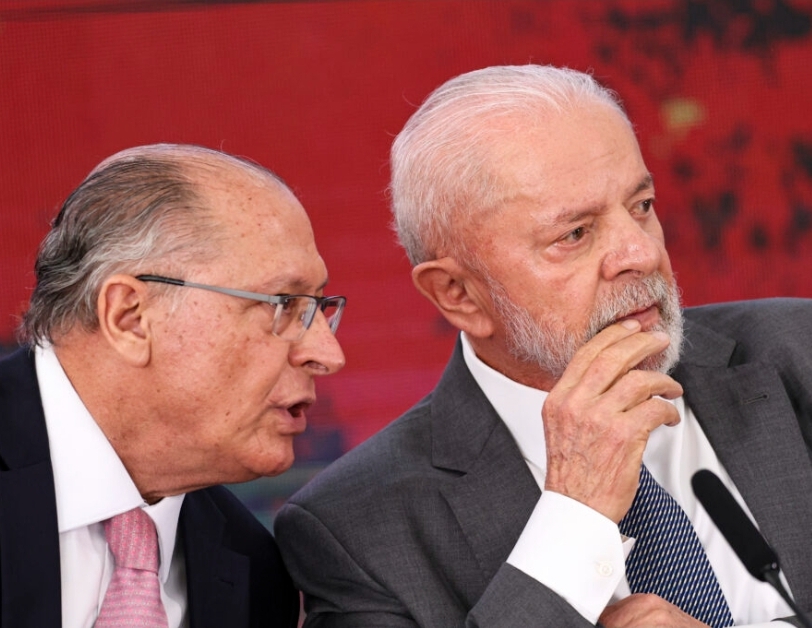 Lula e Alckmin definem plano para enfrentar tarifa de 50% dos EUA a produtos brasileiros