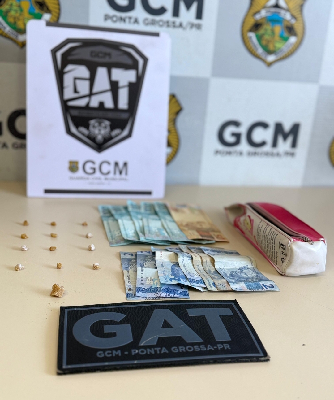 GCM flagra ‘biqueira’ em comércio de recicláveis no Cará-Cará