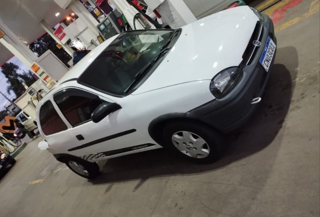 Carro é furtado em estacionamento de comércio em Ponta Grossa