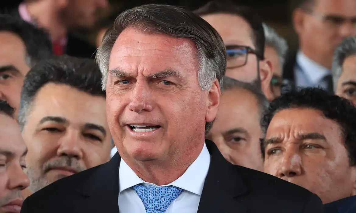 Bolsonaro alega não ter promovido ação golpista ou atos de 8 de janeiro