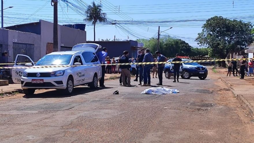 Homem é assassinado com cinco tiros por ciclista