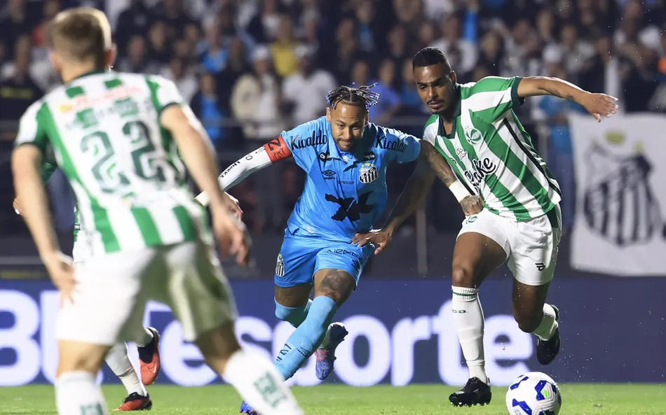 Neymar brilha no MorumBis, critica gramado sintético do Allianz e projeta Santos em ascensão no Brasileirão