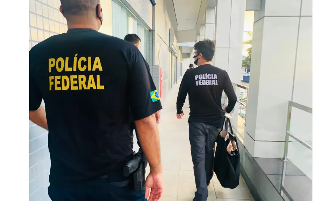 Oito pessoas continuam foragidas de megaoperação que investiga uma das maiores redes de lavagem de dinheiro no PR