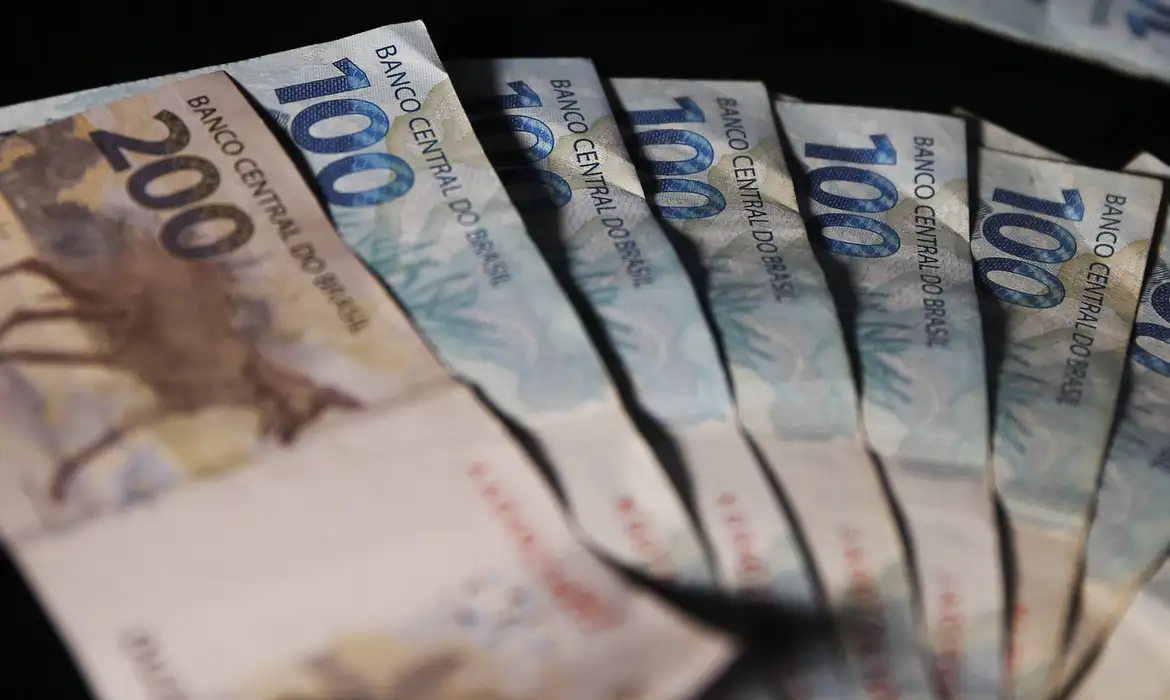 Brasileiros sacam R$ 318 milhões em valores esquecidos no sistema financeiro em junho