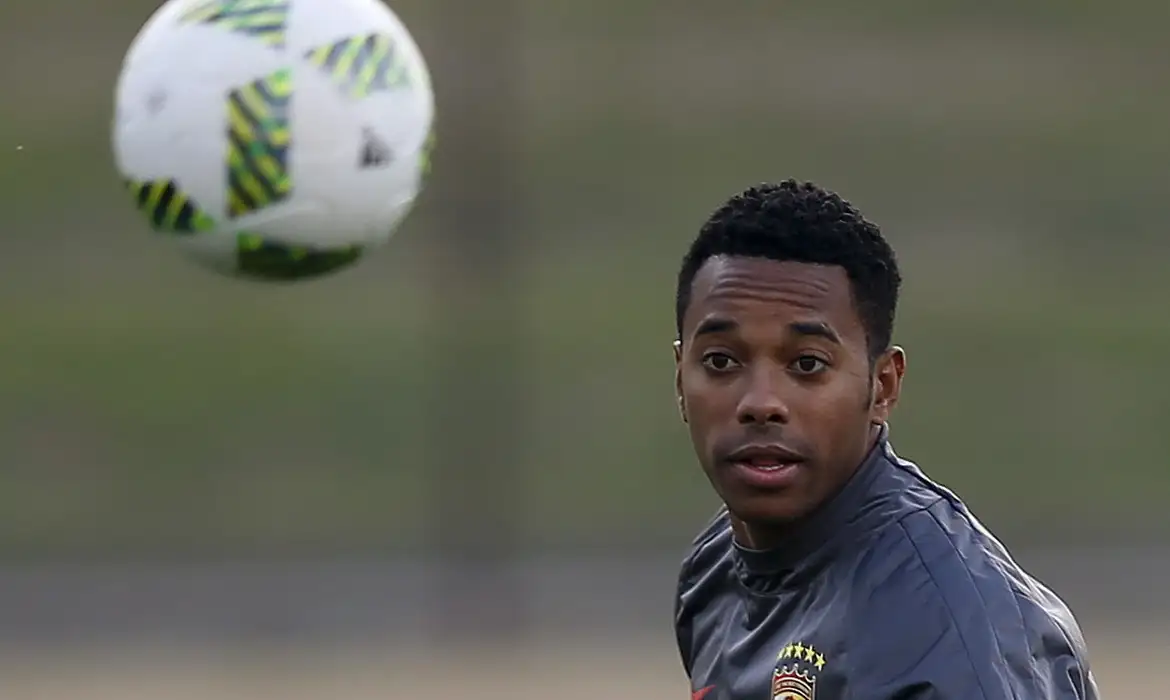 STJ mantém Robinho preso no Brasil por estupro na Europa