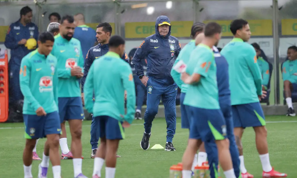 Brasil inicia preparação para duelo contra o Chile