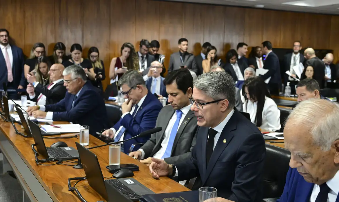 Senado rejeita PEC da Blindagem por unanimidade