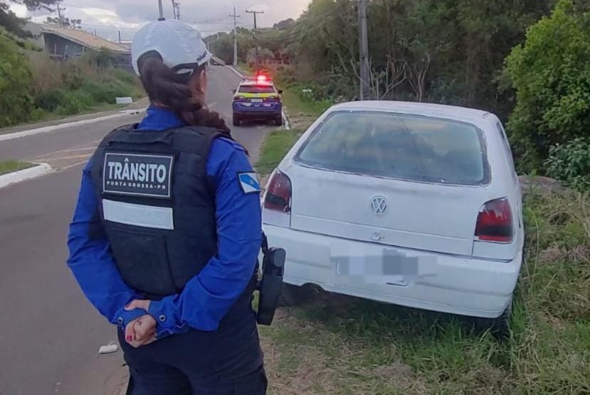 Veículo furtado é recuperado em Ponta Grossa após alteração da cor e placa