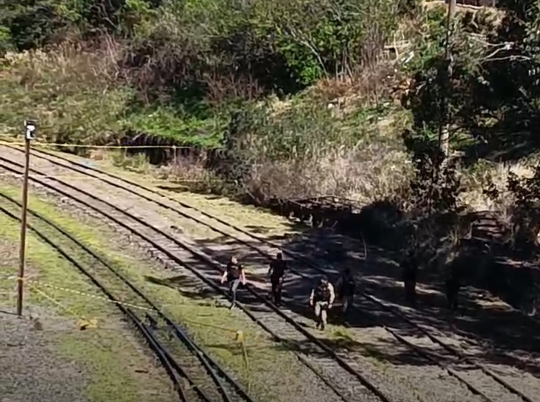 URGENTE: Corpo é encontrado em trilhos de trem no bairro Uvaranas