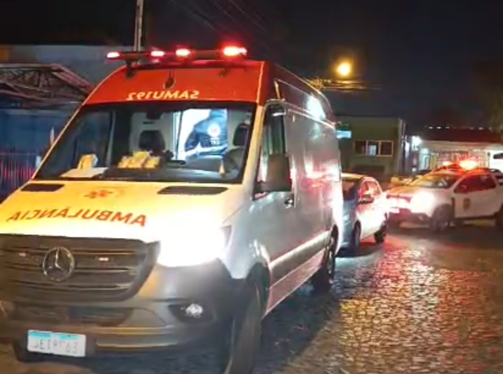 AGORA: Mulher tenta apaziguar briga e acaba esfaqueada no bairro Nova Rússia