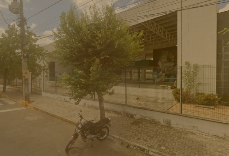 Guerra entre facções dentro de escola deixa ao menos dois estudantes mortos