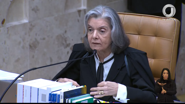 Cármen Lúcia diz que denúncia contra Bolsonaro não foi negada na essência durante julgamento 