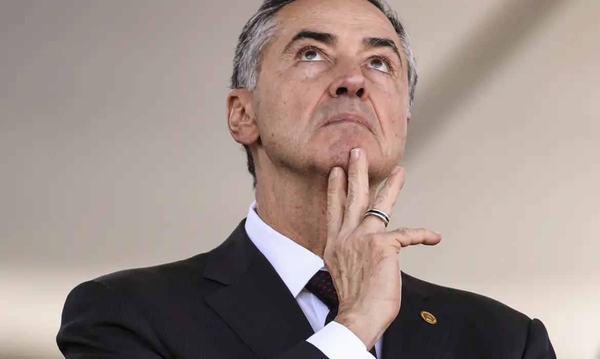 Barroso diz que julgamento de Jair Bolsonaro ocorrerá com serenidade