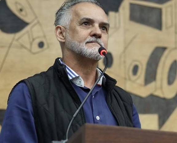 Acusado de agressão e condenado por divulgar fake news, ex-sargento e vereador diz ter saudade de “reverenciamento a militares” como na Ditadura 
