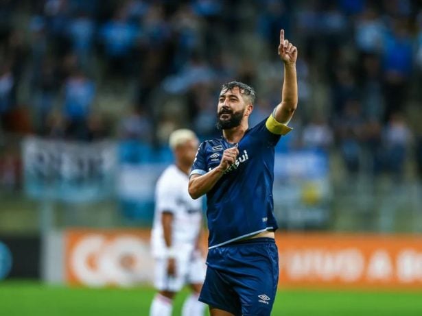 Ex-jogador do Corinthians tem prisão decretada por dívida de pensão alimentícia