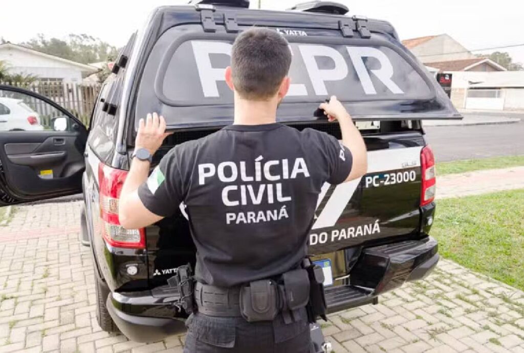 Pai esfaqueia filho de 17 anos após descobrir que ele é gay