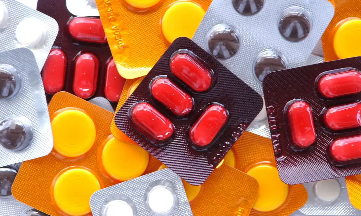 Medicamento seguro: Anvisa diz que não há registros que relacionem paracetamol a autismo
